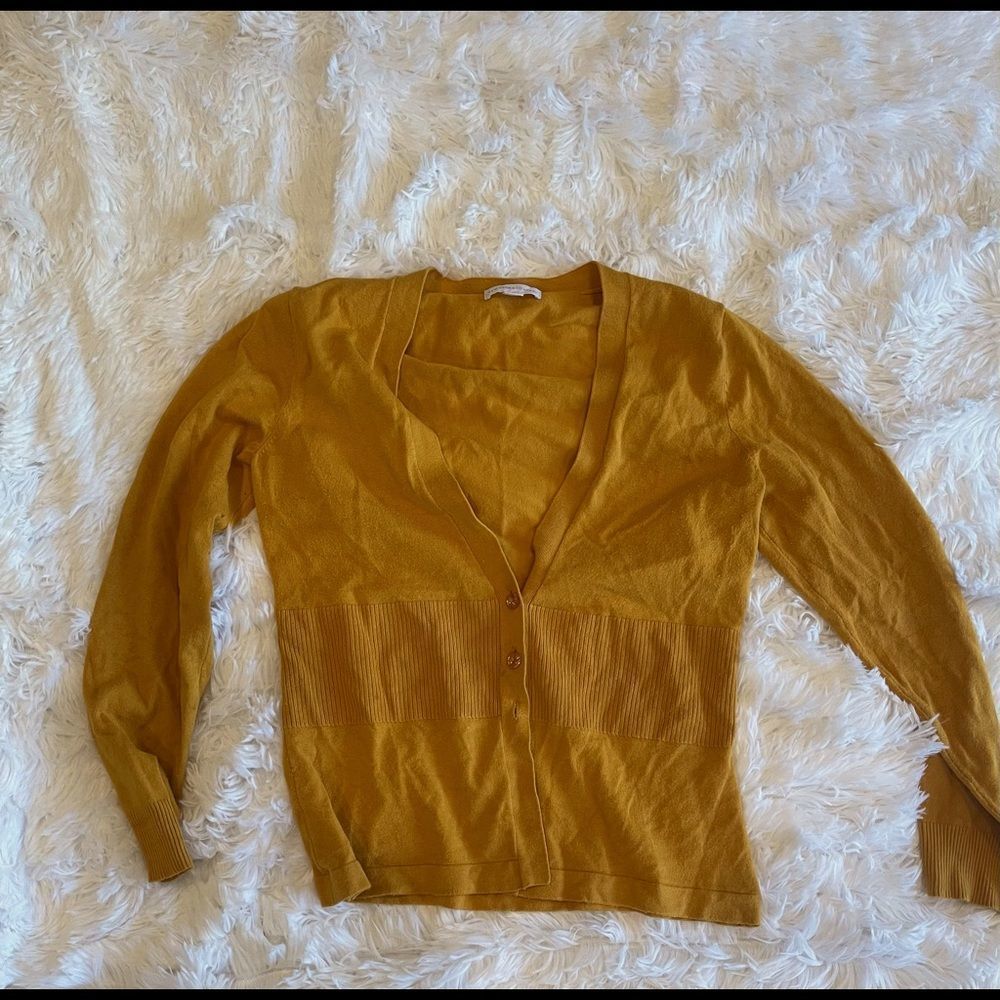 New York & Co•BOTTOM DOWN SWEATER•sz M• Gold